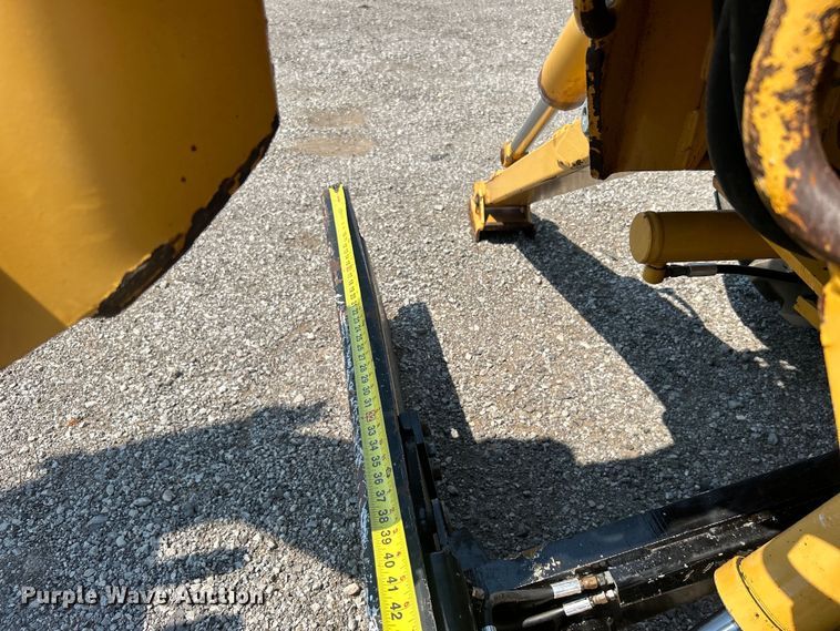 image for item EG0827 2000 Vermeer V8550A cable plow