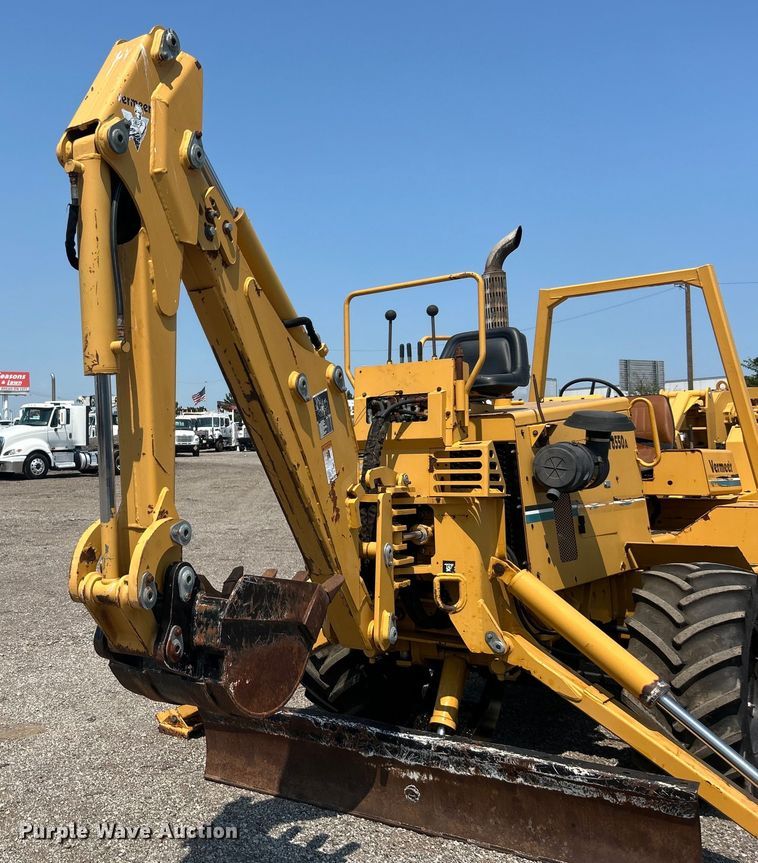 image for item EG0827 2000 Vermeer V8550A cable plow