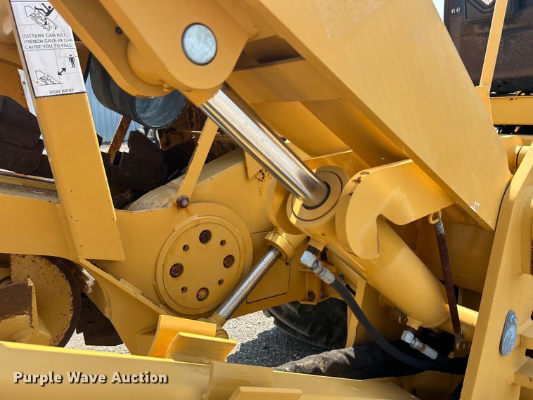 image for item EG0827 2000 Vermeer V8550A cable plow