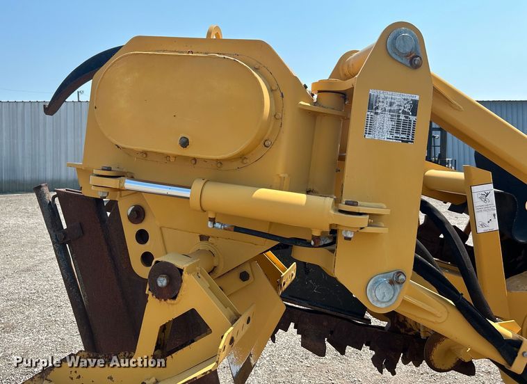 image for item EG0827 2000 Vermeer V8550A cable plow