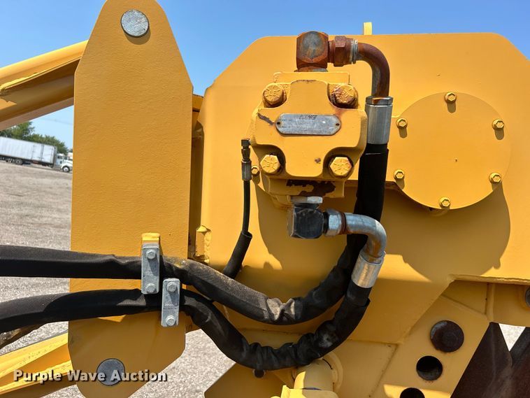 image for item EG0827 2000 Vermeer V8550A cable plow