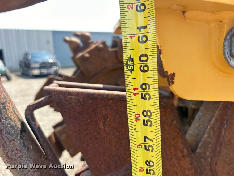 image for item EG0827 2000 Vermeer V8550A cable plow