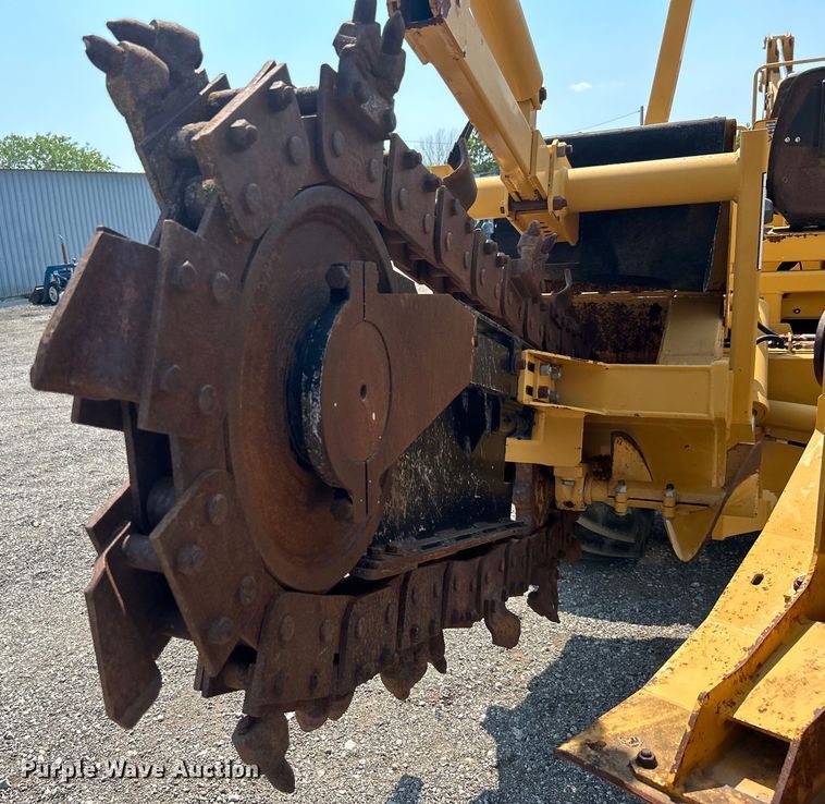 image for item EG0827 2000 Vermeer V8550A cable plow