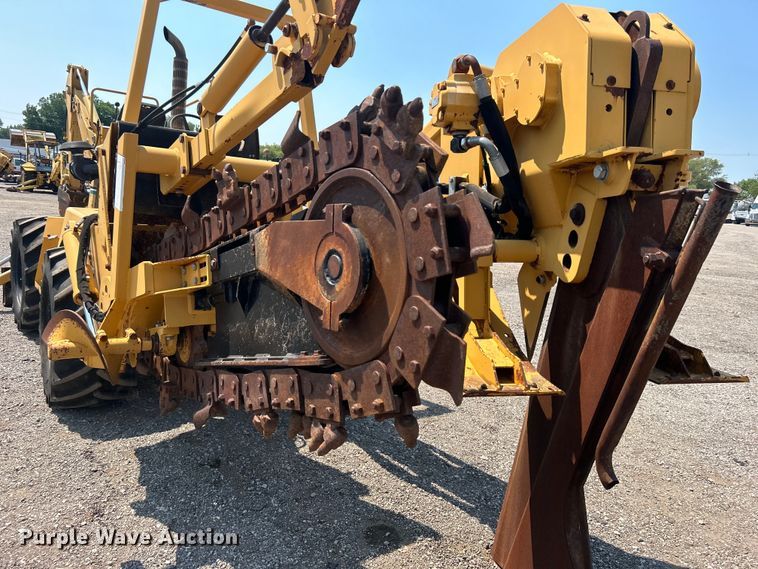 image for item EG0827 2000 Vermeer V8550A cable plow