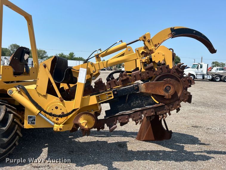 image for item EG0827 2000 Vermeer V8550A cable plow