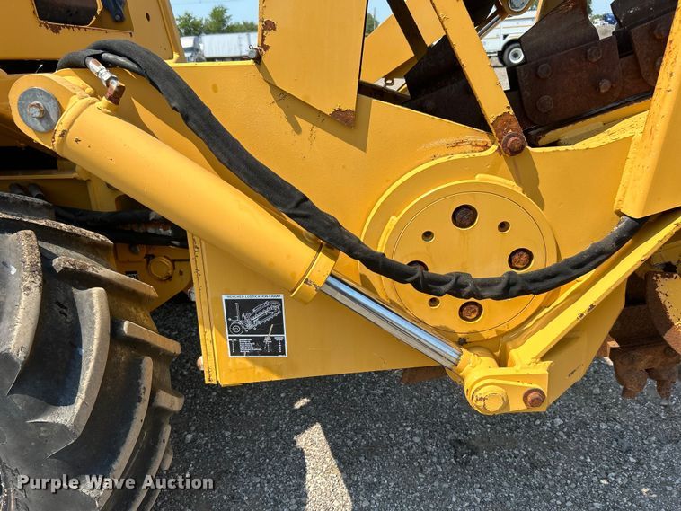 image for item EG0827 2000 Vermeer V8550A cable plow