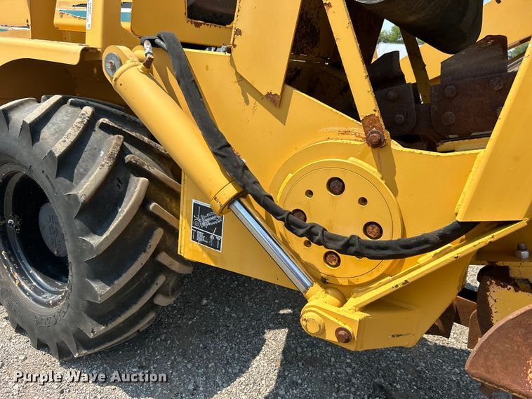 image for item EG0827 2000 Vermeer V8550A cable plow