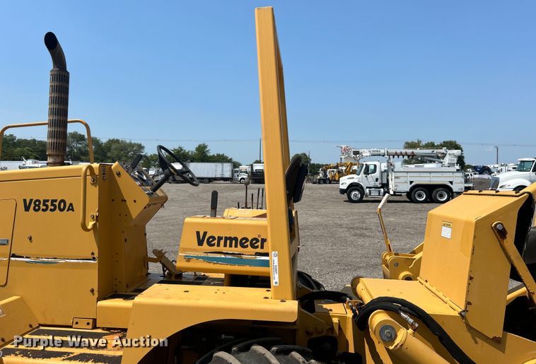image for item EG0827 2000 Vermeer V8550A cable plow
