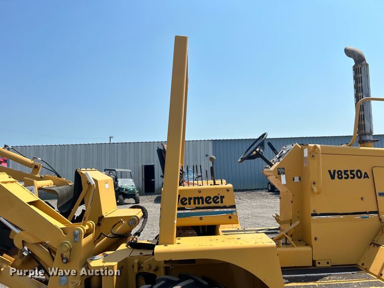 image for item EG0827 2000 Vermeer V8550A cable plow