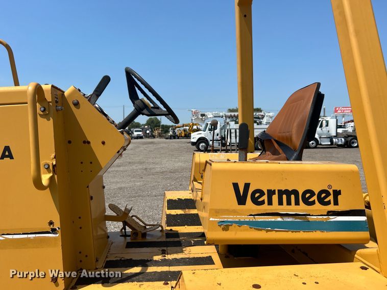 image for item EG0827 2000 Vermeer V8550A cable plow