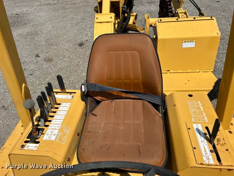 image for item EG0827 2000 Vermeer V8550A cable plow