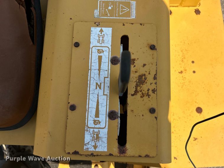 image for item EG0827 2000 Vermeer V8550A cable plow