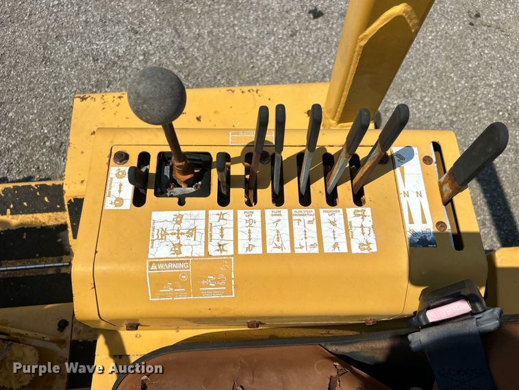 image for item EG0827 2000 Vermeer V8550A cable plow