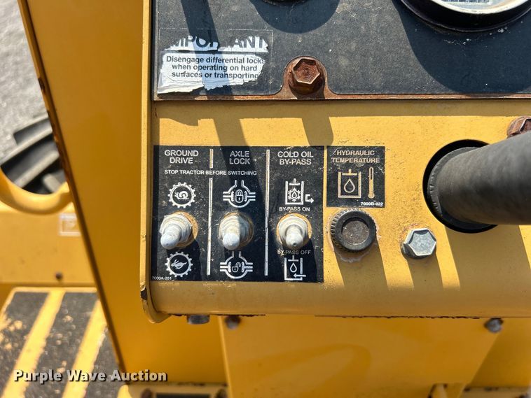 image for item EG0827 2000 Vermeer V8550A cable plow