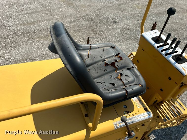 image for item EG0827 2000 Vermeer V8550A cable plow