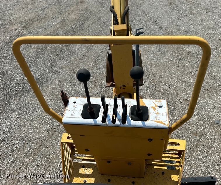 image for item EG0827 2000 Vermeer V8550A cable plow