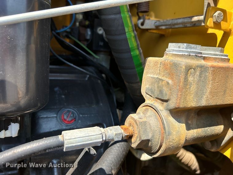 image for item EG0827 2000 Vermeer V8550A cable plow