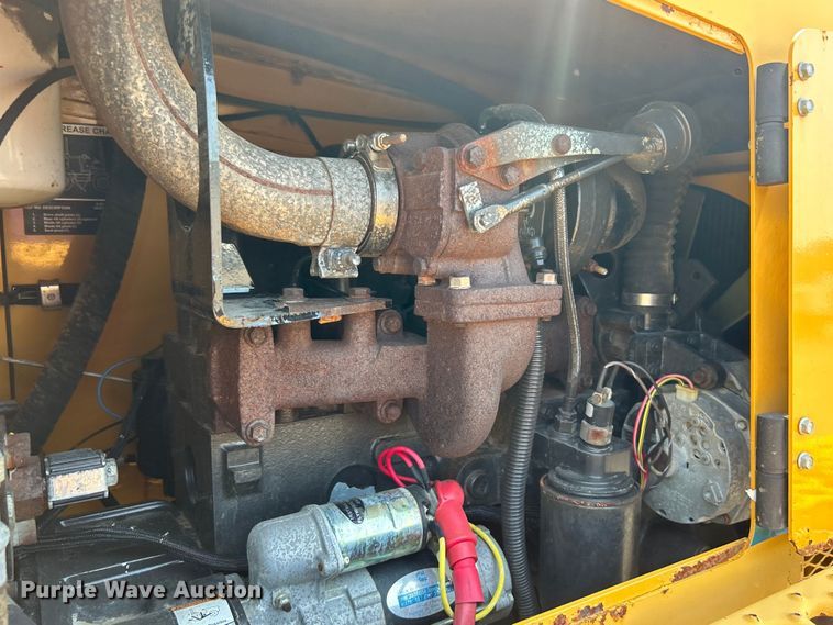 image for item EG0827 2000 Vermeer V8550A cable plow