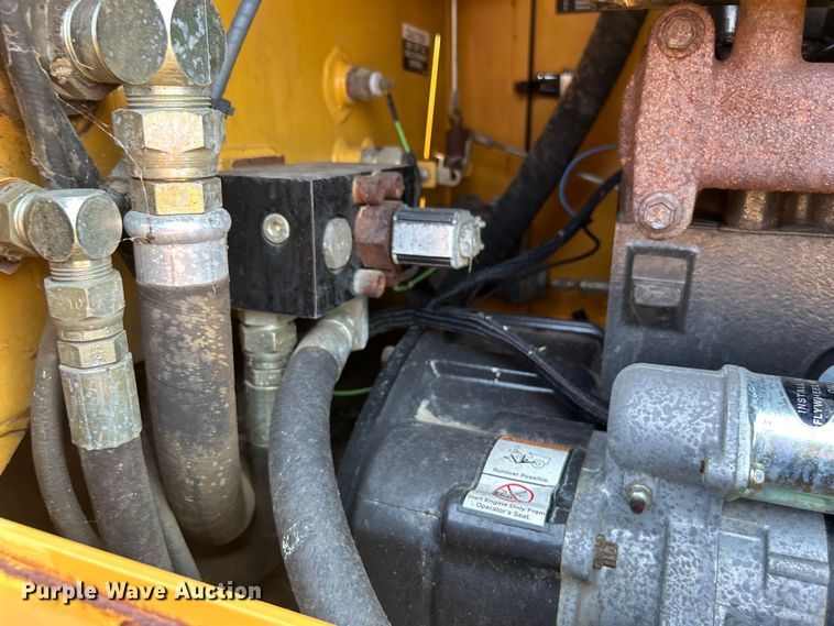 image for item EG0827 2000 Vermeer V8550A cable plow