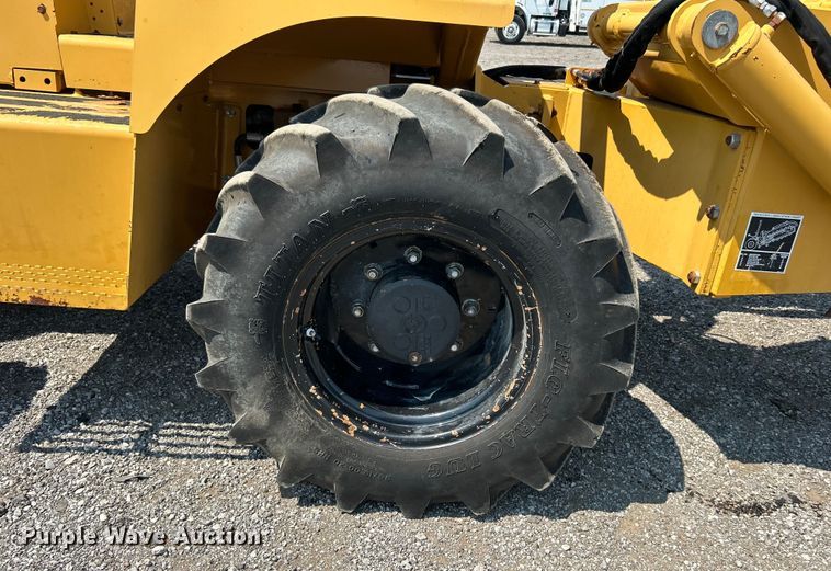 image for item EG0827 2000 Vermeer V8550A cable plow