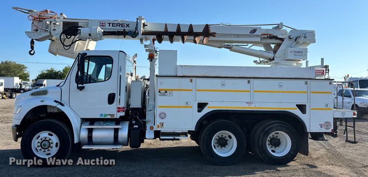 image for item EG0843 2011 Freightliner  Business Class M2 bucket truck