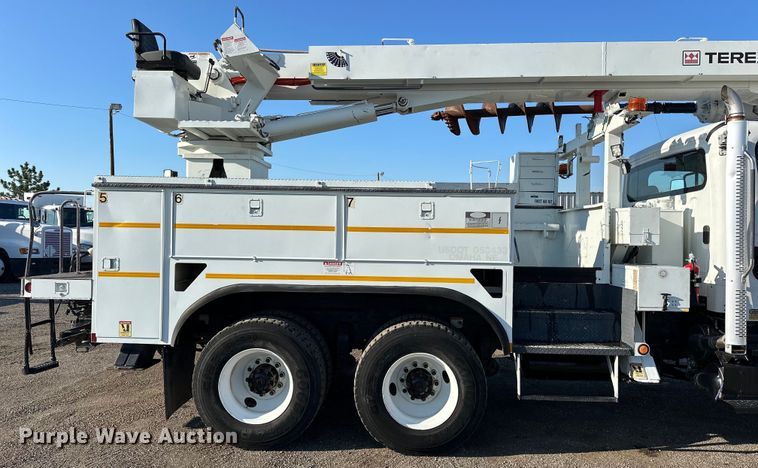 image for item EG0843 2011 Freightliner  Business Class M2 bucket truck