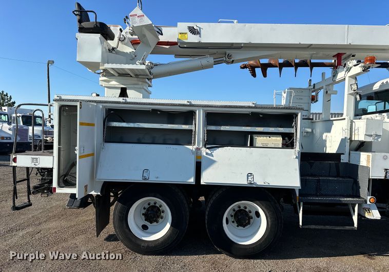 image for item EG0843 2011 Freightliner  Business Class M2 bucket truck