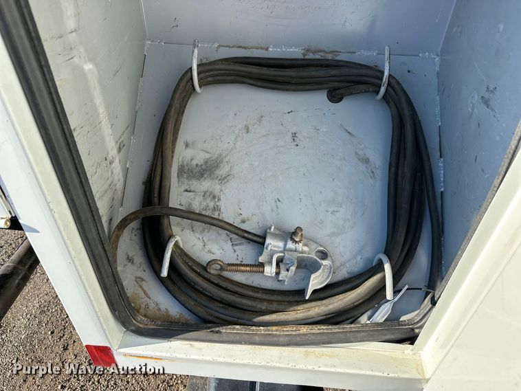 image for item EG0843 2011 Freightliner  Business Class M2 bucket truck