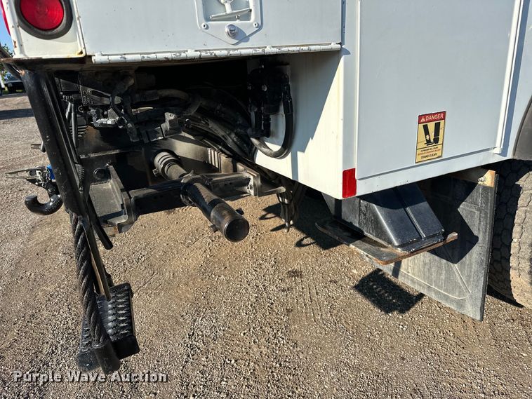 image for item EG0843 2011 Freightliner  Business Class M2 bucket truck