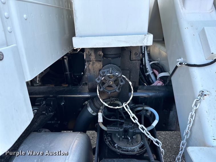 image for item EG0843 2011 Freightliner  Business Class M2 bucket truck