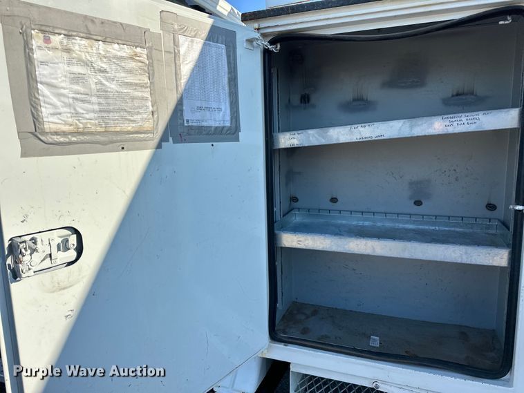 image for item EG0843 2011 Freightliner  Business Class M2 bucket truck