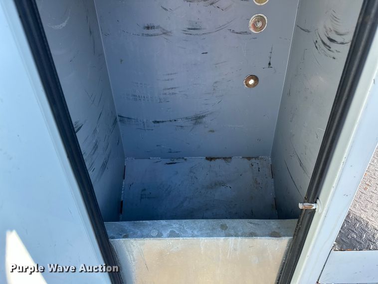 image for item EG0843 2011 Freightliner  Business Class M2 bucket truck