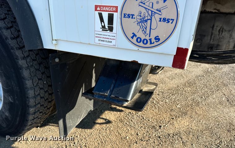 image for item EG0843 2011 Freightliner  Business Class M2 bucket truck