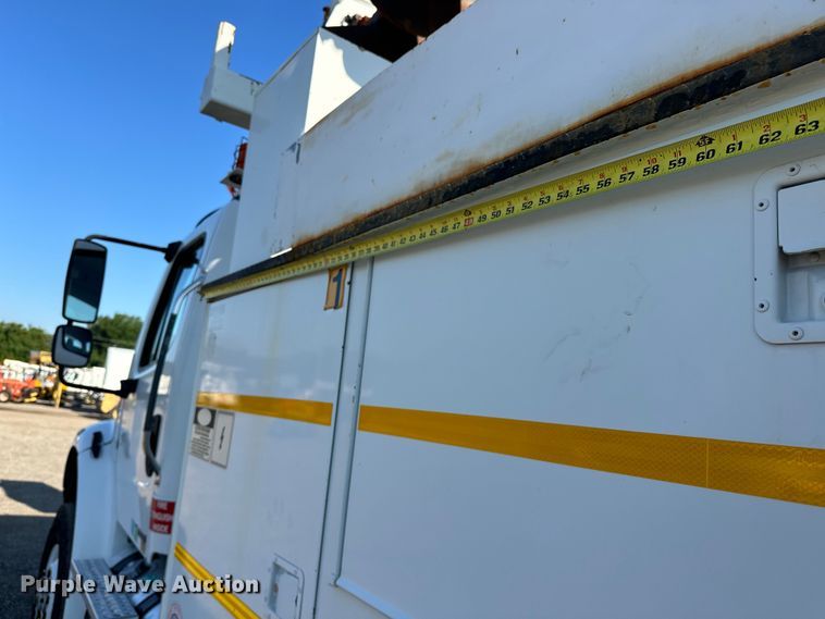 image for item EG0843 2011 Freightliner  Business Class M2 bucket truck