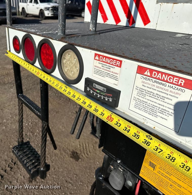 image for item EG0843 2011 Freightliner  Business Class M2 bucket truck