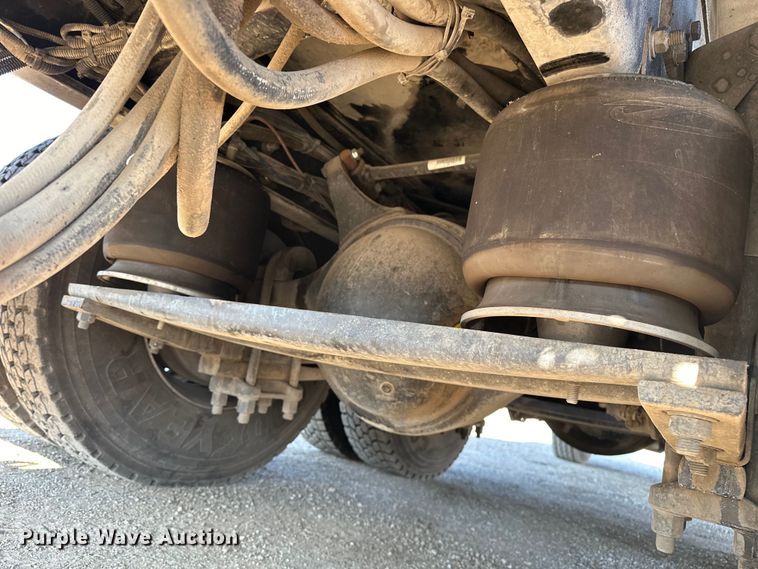 image for item EG0843 2011 Freightliner  Business Class M2 bucket truck