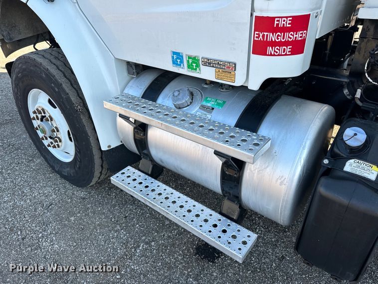 image for item EG0843 2011 Freightliner  Business Class M2 bucket truck