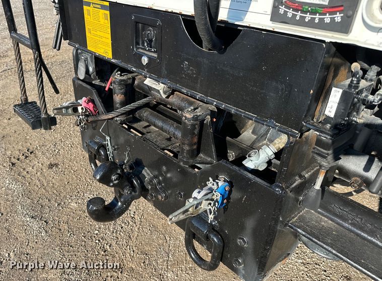 image for item EG0843 2011 Freightliner  Business Class M2 bucket truck