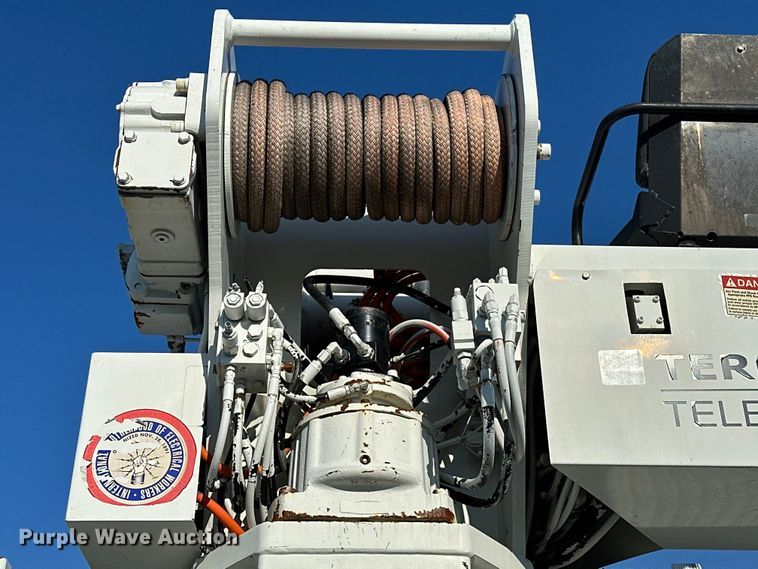 image for item EG0843 2011 Freightliner  Business Class M2 bucket truck