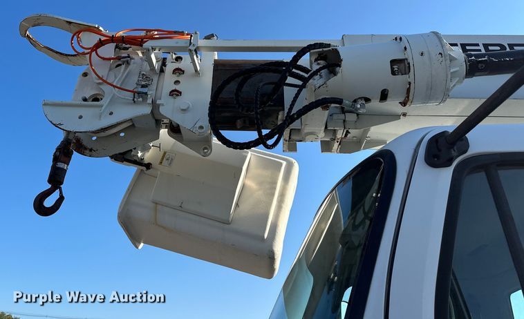 image for item EG0843 2011 Freightliner  Business Class M2 bucket truck