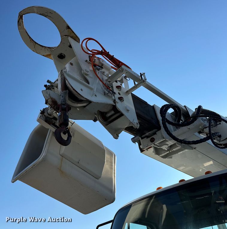 image for item EG0843 2011 Freightliner  Business Class M2 bucket truck
