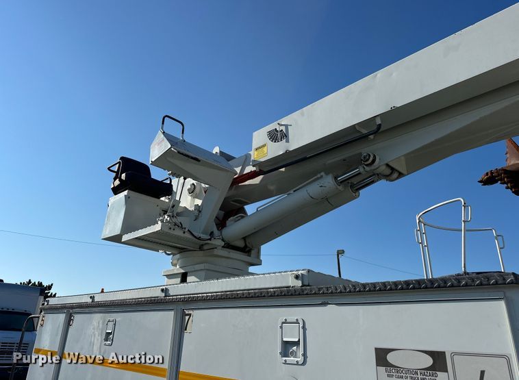 image for item EG0843 2011 Freightliner  Business Class M2 bucket truck