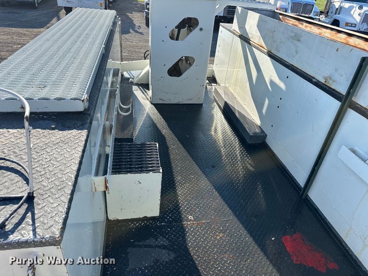 image for item EG0843 2011 Freightliner  Business Class M2 bucket truck