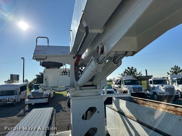 image for item EG0843 2011 Freightliner  Business Class M2 bucket truck