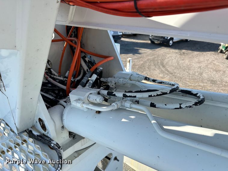 image for item EG0843 2011 Freightliner  Business Class M2 bucket truck