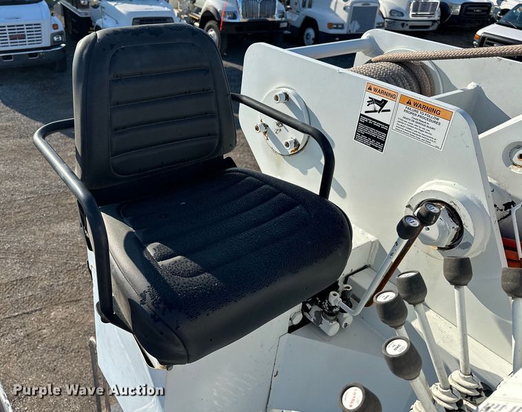 image for item EG0843 2011 Freightliner  Business Class M2 bucket truck