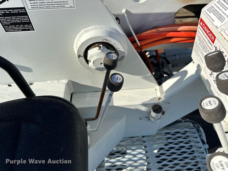 image for item EG0843 2011 Freightliner  Business Class M2 bucket truck