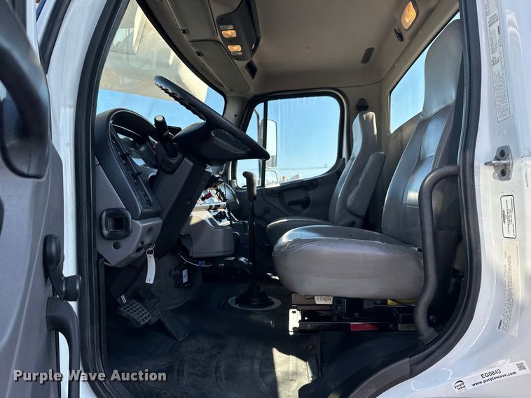 image for item EG0843 2011 Freightliner  Business Class M2 bucket truck