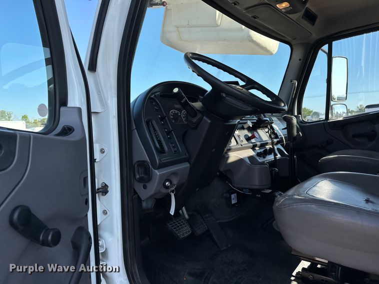 image for item EG0843 2011 Freightliner  Business Class M2 bucket truck