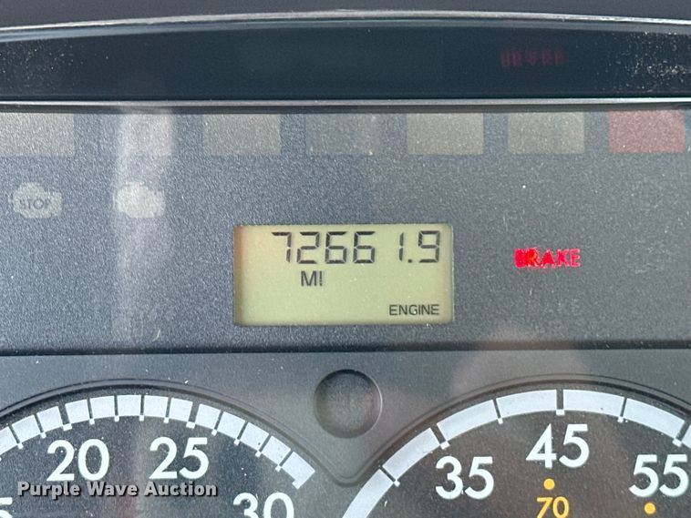 image for item EG0843 2011 Freightliner  Business Class M2 bucket truck